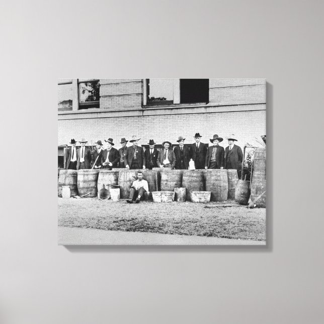 Impressão Em Tela Barris de Bootleg Liquor, 1922 (Frente)