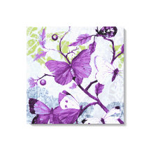 Borboletas roxas em uma ramificação