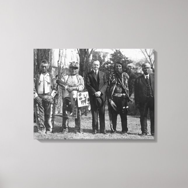 Impressão Em Tela Calvin Coolidge com a fotografia dos índios Osage (Frente)