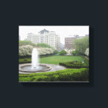 Impressão Em Tela Central Park NYC New York Conservatory Garden<br><div class="desc">A canvas estendida apresenta uma fotografia original do Jardim Conservatório, um oásis silencioso aninhado no canto noroeste do Nova Iorque Central Park. Perfeito para quem vive ou ama a NYC!</div>