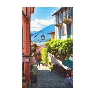 Impressão Em Tela Colorido beco do centro da cidade em Bellagio