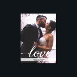 Impressão Em Tela Escrito personalizado em Newlyweds Photo Love<br><div class="desc">Personalize esta canvas esticada com a sua foto favorita de casamento. Personalize com seus nomes e data especial. Uma elegante,  escrita e moda usada para a palavra "Amor". Um presente perfeito para recém-casados.</div>