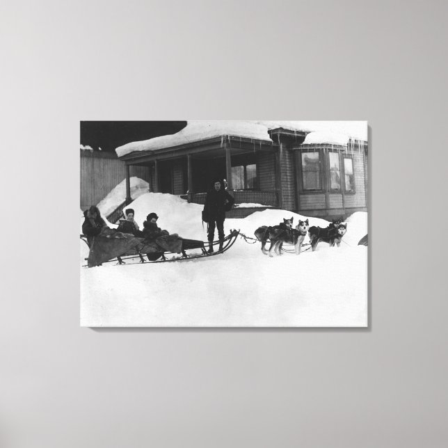 Impressão Em Tela Família viajando por Cachorro no Alasca (Frente)