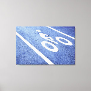 Impressão Em Tela Fim-acima de um sinal da bicicleta na estrada