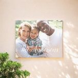 Impressão Em Tela Foto da Família de Script de Caligrafia Moderna<br><div class="desc">Nome moderno da família no roteiro de caligrafia branca e sua foto.</div>