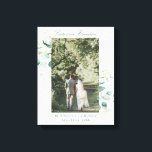Impressão Em Tela Foto de Casamento Elegante Eucalyptus Greenery<br><div class="desc">Elegante canvas de galeria botânica com sua foto de casamento favorita, emoldurada com folhas de eucalipto e verde, com uma dica de azul e manchas de falsa brilho de ouro sobre uma lavagem a aquarela pastel. Acima estão os seus nomes no script e abaixo está a cidade, estado e data....</div>