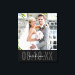 Impressão Em Tela FOTO DO CASAMENTO DATA DO NASCIMENTO A preto monoc<br><div class="desc">por kat massard >> WWW.SIMPLYSWEETPAPERIE.COM <<< Que memória fabulosa do seu precioso BABY - personalizada com a data de nascimento e os detalhes de nascimento, se desejar! Dica: 1. Para redimensionar/reposicionar o texto, pressione o botão "personalizá-lo". 2. Você também pode adicionar seu próprio texto! Adorei o design, mas gostaria de...</div>