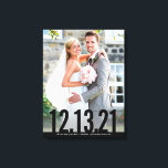 Impressão Em Tela FOTO DO WEDDING DATA memory bold type overlay negr<br><div class="desc">por kat massard >> WWW.SIMPLYSWEETPAPERIE.COM <<< Que tributo fabuloso ao seu DIA DE CASAMENTO - personalizado também com a data do seu casamento! Dica: 1. Para redimensionar/reposicionar o texto, pressione o botão "personalizá-lo". 2. Você também pode adicionar seu próprio texto! Adorei o design, mas gostaria de ver algumas mudanças -...</div>