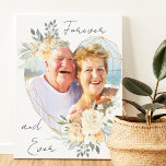 Impressão Em Tela Foto em forma de coração de casamento de ouro para<br><div class="desc">Canvas personalizada de fotos mostrando sua foto favorita em um quadro de ouro em forma de coração geométrico. A moldura é decorada com buquês de aquarelas de flores creme e damasco. Ela é escrita com o texto "para sempre e sempre" em elegante roteiro casual, manuscrito em um fundo branco de...</div>