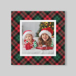 Impressão Em Tela Foto personalizada da Xadrez de Natal Vermelha e V<br><div class="desc">Esta xadrez festiva de natal,  muro de natal,  canvas de arte,  apresenta um espaço de fotos de família quadrada personalizado,  enquadrado por um vermelho,  verde caçador e um relógio preto,  com o padrão de xadrez de tartan escocês. Dica da foto: recorte sua foto em forma quadrada antes de carregar.</div>