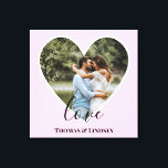 Impressão Em Tela Foto personalizada Foto cor-de-rosa Foto da caligr<br><div class="desc">O design tem uma estrutura cardíaca rosa-bebê no centro e textos de caligrafia moderna brancos que podem ser personalizados de acordo com sua preferência. Substitua a foto no centro por sua própria foto de casamento. Vai fazer um adorável costume de presentes de casamento para seus hóspedes ou para seu próprio...</div>