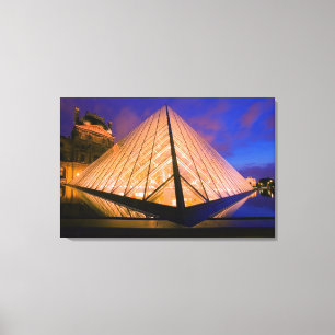 Impressão Em Tela França, Paris. O museu do Louvre no crepúsculo.2
