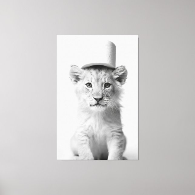 Impressão Em Tela Funny Lion Cub Wearing Toilet Paper Animal Photo (Frente)