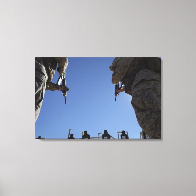 Impressão Em Tela Fuzileiros trocam revistas em meio a tiros (Frente)