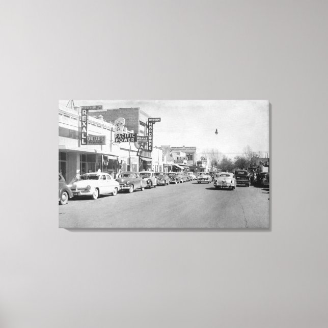 Impressão Em Tela Hermiston, Oregon Main Street View Fotografia (Frente)