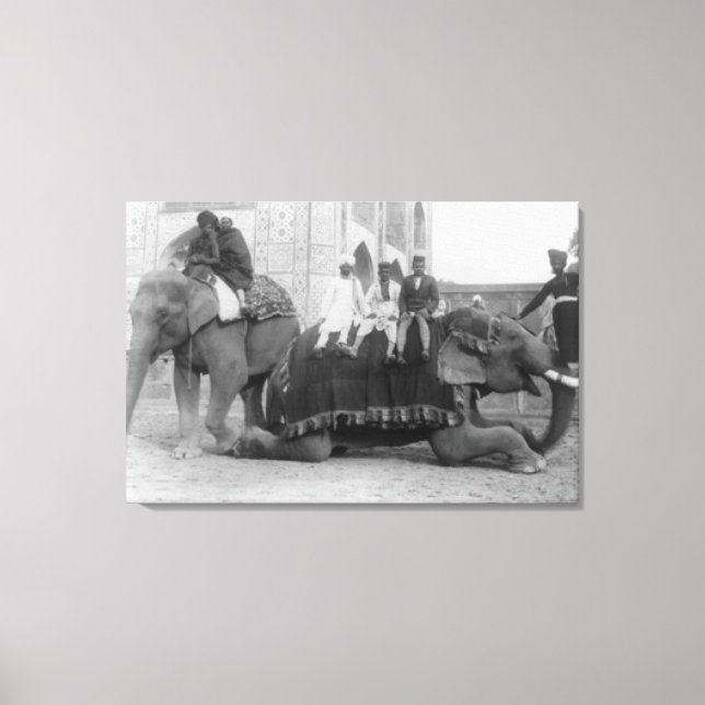Impressão Em Tela Homens Andando Elefantes na Índia FotografiaÍndia (Frente)