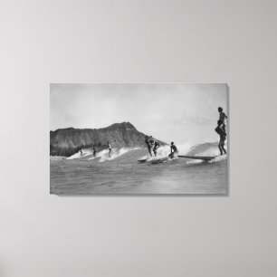 Impressão Em Tela Honolulu, Havaí - surfistas fora da praia de
