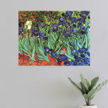 Impressão Em Tela Írises de Vincent van Gogh, Arte do Jardim de Vint<br><div class="desc">Irrises (1889), de Vincent van Gogh, é uma pintura floral de paisagens de apos impressionismo de arte, que inclui um jardim com íris roxos barbudos que crescem com papoilas laranja. Uma flor branca de íris solteiro está florescendo na borda. Sobre o artista: Vincent Willem van Gogh (1853-1890) foi um dos...</div>