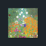 Impressão Em Tela Jardim Flor (por Gustav Klimt)<br><div class="desc">Este design apresenta uma pintura do artista austríaco Gustav Klimt (1862-1918). É uma representação de um belo jardim floral no estilo impressionista típico de Klimt. As flores quase parecem estar transbordando, e é impossível não se sentir otimizado por sua beleza. A obra original foi concluída em 1907 e seu título...</div>