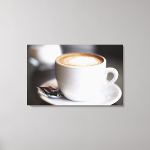 Impressão Em Tela latte na mesa, fim-acima da chávena de café