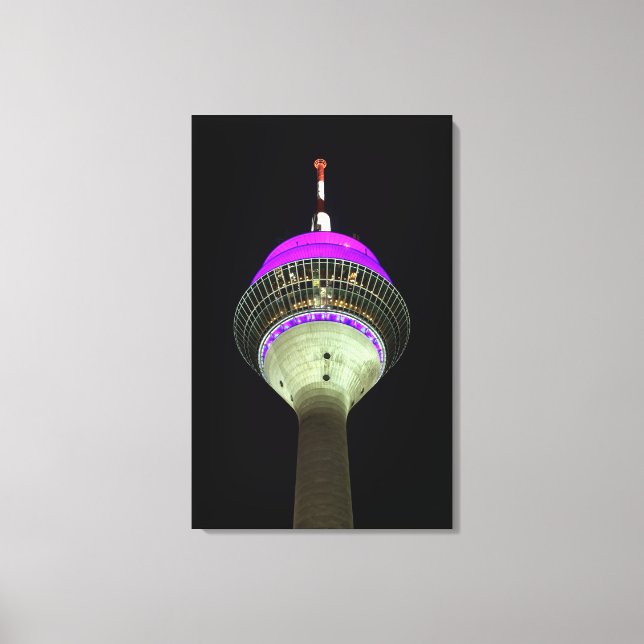 Impressão Em Tela Leuchtender Düsseldorfer Rheinturm bei Nacht (Frente)