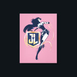 Impressão Em Tela Liga da Justiça | Mulher Maravilha & Ícone Pop Art<br><div class="desc">Veja a Mulher Maravilha pintada em um estilo clássico de noir de alto contraste, seu Laço da Verdade na mão e rodeando o logotipo do escudo JL da Liga da Justiça de ouro e azul. Os pontos de meio tom se espalham por este gráfico, dando a ele uma sensação nostálgica...</div>