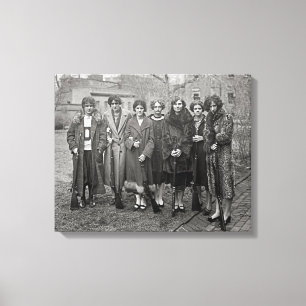Impressão Em Tela Meninas Com Rifles, 1925