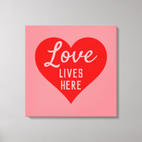 Mensagem Love Lives Here