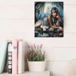 Impressão Em Tela Mística Uma Mulher Americana Nativa Com Lobos 12x1<br><div class="desc">Sob o brilho suave de uma lua de cheio, uma mulher nativa americana adornada com uma morada de penas tradicional se apresenta graciosamente ao lado de um lobo sereno em meio a uma floresta tranquila. Suas reflexões se misturam na água parada, embaçando a linha entre o reino da realidade e...</div>