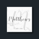 Impressão Em Tela Monograma e Nome da Família de Script Moderno Pers<br><div class="desc">Monograma Personalizado e Nome da Família Presente com o nome da família no estilo de fonte do script moderno da cinza e monograma no estilo de fonte do script moderno da cinza clara como fundo com o ano estabelecido no estilo de fonte serif da cinza em fundo de mármore branco....</div>