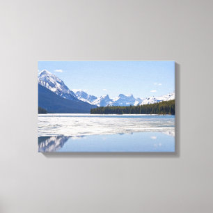 Impressão Em Tela Montanhas rochosas refletindo no lago Maligne