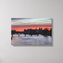 Nascer do sol sobre Ile de la Cite e Notre Dame -