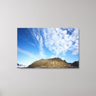 Impressão Em Tela Noruega, Svalbard, Nuvens sobre penhascos íngreme