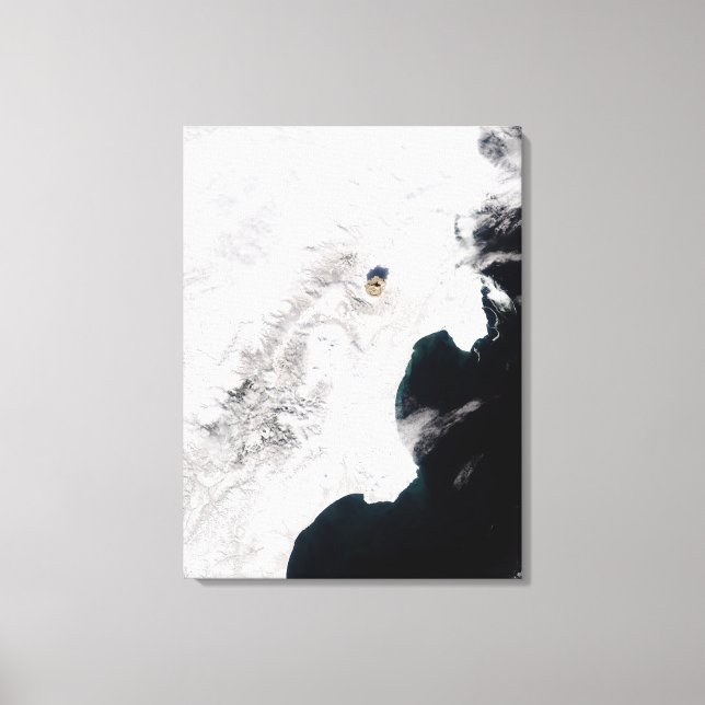 Impressão Em Tela O vulcão Shiveluch no Krai de Kamchatka, Rússia (Frente)