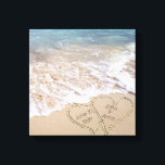Impressão Em Tela oceano turquesa de corações de praia tropical<br><div class="desc">nomes de casal e data de casamento em corações em praia tropical com água de oceano turquesa Nomes e data de casamento podem ser adaptados às suas necessidades.</div>