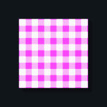 Impressão Em Tela Padrão de Gingham Cor-de-Rosa e Branco<br><div class="desc">Quadrados cor-de-rosa escuro, rosa e brancos formam uma xadrez de búfalo ousada. O padrão de gingham rosa e branco foi desenhado digitalmente do zero. O branco é transparente, então você pode mudá-lo se quiser. Basta clicar no botão "Personalizar" e selecionar uma "Cor de fundo impressa" na barra lateral. Quando terminar,...</div>