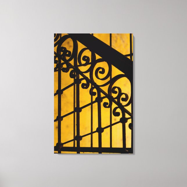 Impressão Em Tela Padrão do portão de ferro em amarelo, Cuba (Frente)