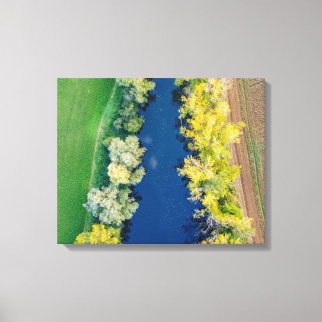 Impressão Em Tela Paisagem aérea cêntrica com lago e árvores no outo (Frente)