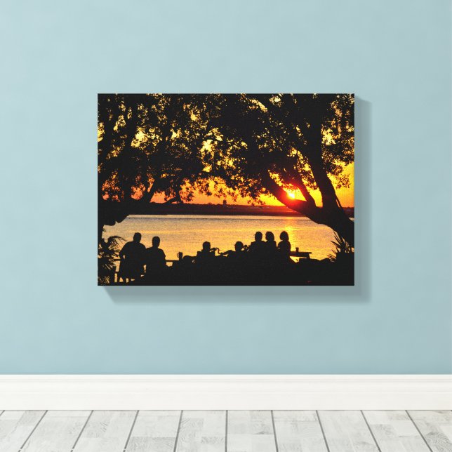 Impressão Em Tela Pessoas à beira do rio no pôr do sol (Insitu(piso de madeira))