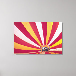 Impressão Em Tela Pessoas enchendo um balão de ar quente, Fort Coll