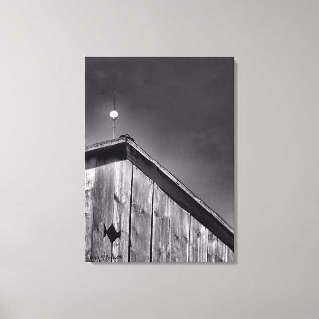 Impressão Em Tela Pico de Barn Contra o Céu (Frente)
