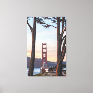 Impressão Em Tela Ponte da Porta do ouro enquadrada por Árvores