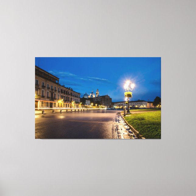 Impressão Em Tela Prato della Valle à noite em Padova, Itália (Frente)