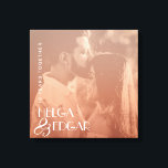 Impressão Em Tela Presente de Na moda de Foto do Aniversário de Sobr<br><div class="desc">Este na moda personalizado decor de parede vem em uma camada de cor esbranquiçada da fotografia do casal (melhor para usar uma foto em preto e branco) e uma tipografia moderna. Você pode editar esta tela de desenho de aniversário com sua foto, nomes e número de anos ou qualquer mensagem...</div>