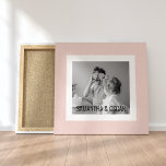 Impressão Em Tela Presente Simples de Foto da Família Moderna Pastel<br><div class="desc">Presente Simples de Foto da Família Moderna Pastel Rosa</div>