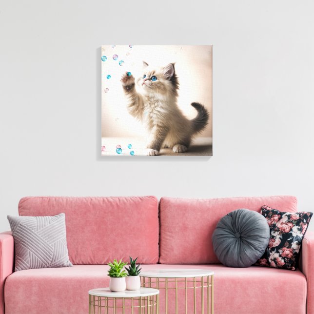 Impressão Em Tela Ragdoll Kitten Brincando Com Bolhas De Sabão (Insitu(Sala de estar))