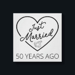 Impressão Em Tela Recem casados 50 Anos Atrás III<br><div class="desc">Design bonito, perfeito para qualquer um que está casado há 50 anos e para uma cerimônia de renovação do voto de casamento. Ele faz um excelente combinando roupa para casais! recem casados 50 Anos Atrás, citação de um casal que se casou há 50 anos ou um casal renovando votos de...</div>