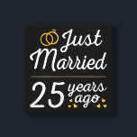 Impressão Em Tela Recem casados Há 25 Anos<br><div class="desc">Design bonito, perfeito para qualquer um que está casado há 25 anos e para uma cerimônia de renovação do voto de casamento. Ele faz um excelente combinando roupa para casais! recem casados 25 Anos Atrás, citação de um casal que se casou há 25 anos ou casal renovando votos de casamento...</div>