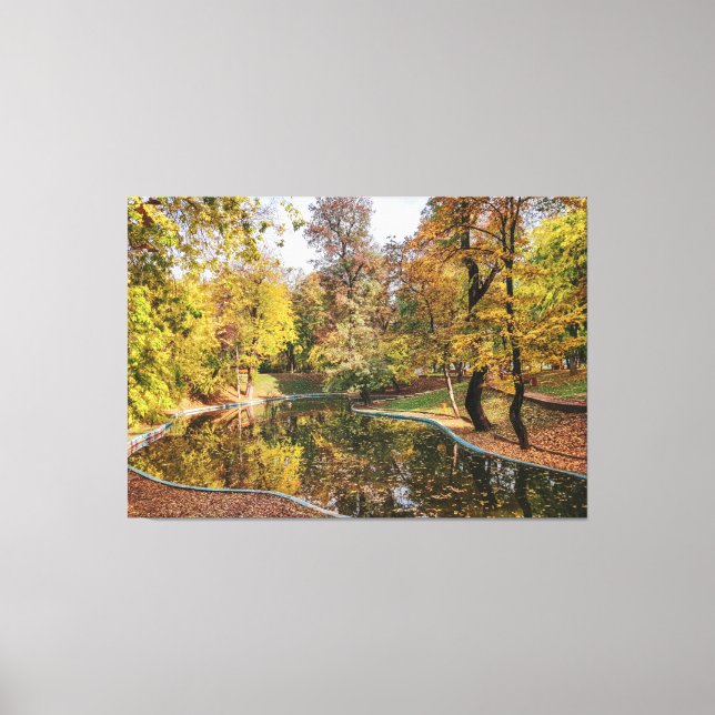 Impressão Em Tela Reflexão das Árvores do Parque Amarelo do outono (Frente)