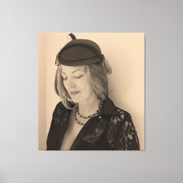 Impressão Em Tela Retrato de uma Mulher Bonita (Frente)